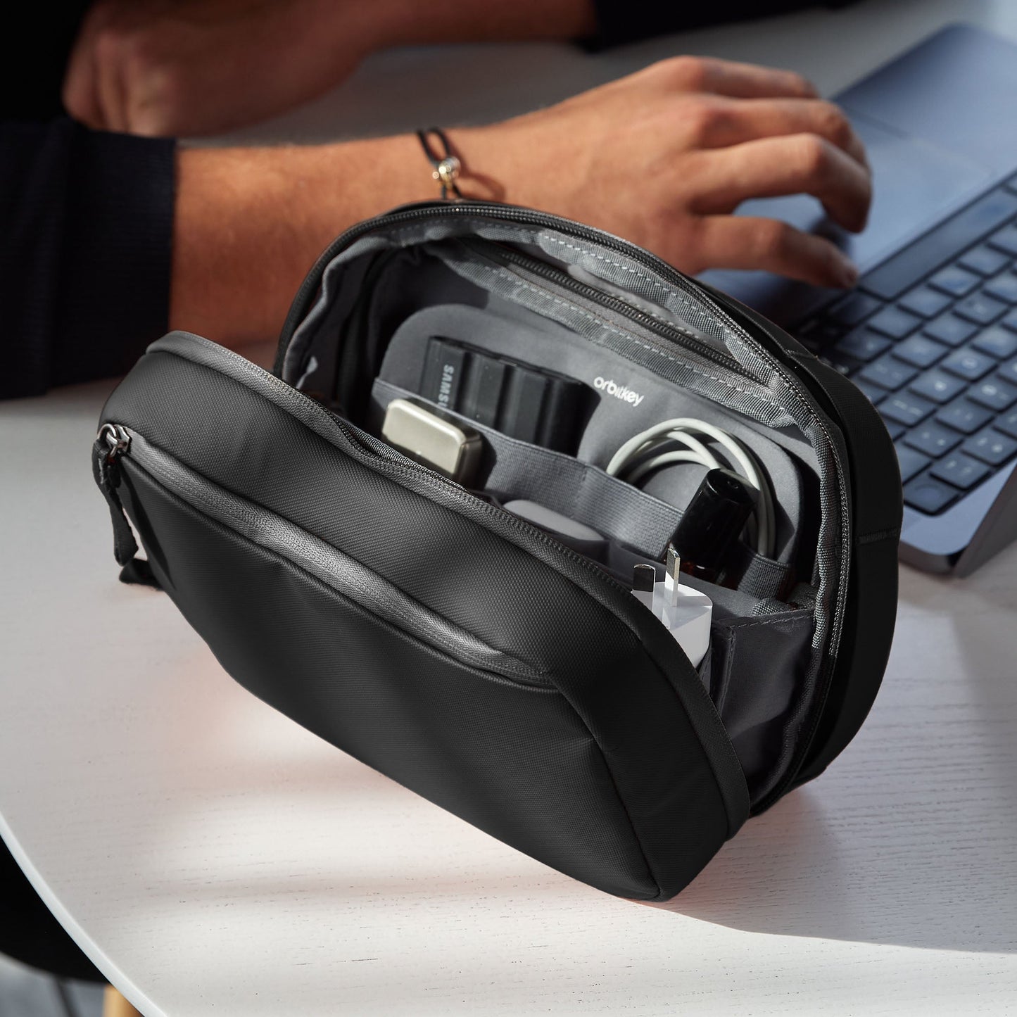 
                  
                    Creative Workspace Set
                  
                