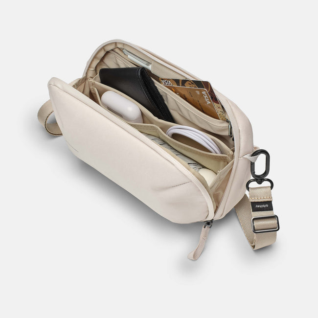 stone|Integrated mesh pockets